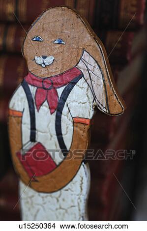 Picture - Old-fashioned bunny figurine. Fotosearch