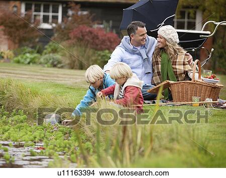 Picture - Family picnic. Fotosearch