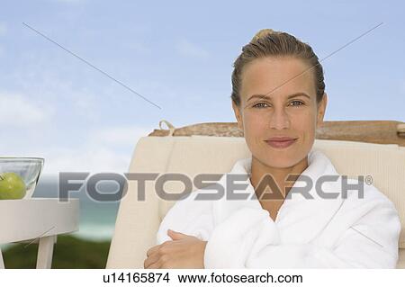 Picture - Portrait of a woman. Fotosearch