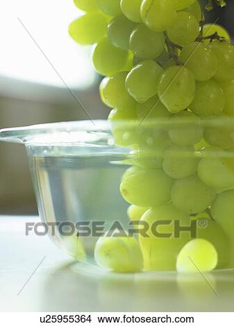 Picture - Close up of grapes in bowl. Fotosearch