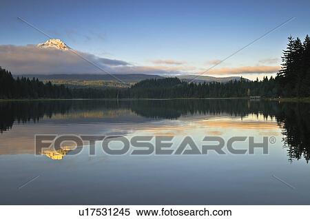Stock Photography - USA, Oregon, Multnomah County, Trillium Lake. Fotosearch