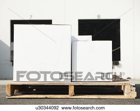 Stock Image - Load on pallet. Fotosearch
