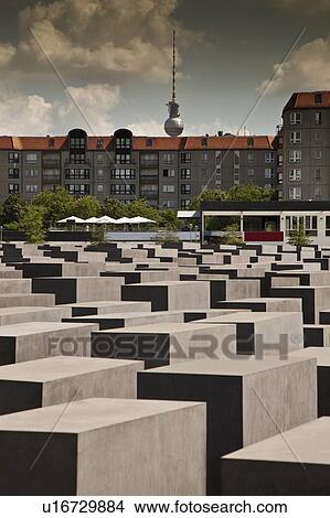 Picture - Concrete sculptures in city center. Fotosearch