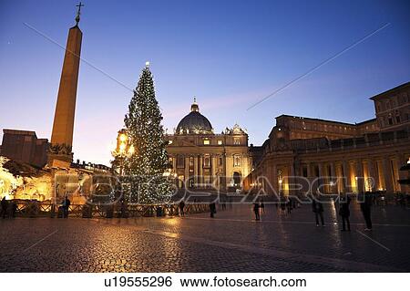 Saint Peter's Square and Saint Peter's Basilica in Christmas time View Large Photo Image Stock Photograph - Saint Peter's Square and Saint Peter's Basilica in Christmas time. Fotosearch