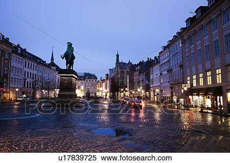 Stock Photography - Street scene in early morning. Fotosearch