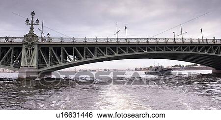 Palace Bridge across the Neva River, St. Petersburg, Russia View Large Photo Image Stock Photograph - Palace Bridge across the Neva River, St. Petersburg, Russia. Fotosearch