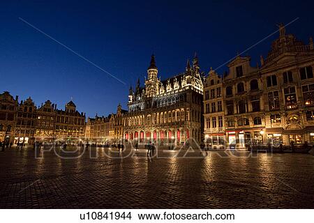 Nightscape of King's Place (Maison du Roi) on The Grand Place (Grand-Place) View Large Photo Image Picture - Nightscape of King's Place (Maison du Roi) on The Grand Place (Grand-Place). Fotosearch