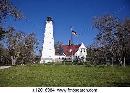 Picture - USA, Wisconsin, Milwaukee, View of Milwaukee lighthouse. Fotosearch