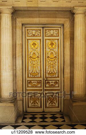 Carved Door In The Palace Chateau De Versailles Versailles Paris France Stock Photo U Fotosearch