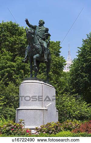 Stock Image - USA, New York State, New York City, Union Square Park, Statue of George Washington. Fotosearch