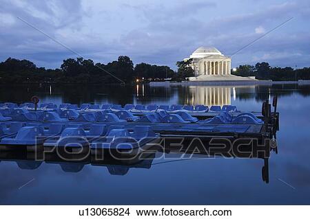 Picture - Thomas Jefferson Memorial at dusk. Fotosearch