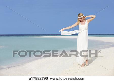 Bride At Beautiful Beach Wedding View Large Photo Image Stock Photograph - Bride At Beautiful Beach Wedding. Fotosearch