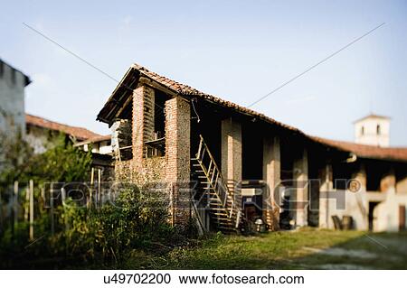 An abandoned house in Albiano d'Ivrea, Italy View Large Photo Image Stock Image - An abandoned house in Albiano d'Ivrea, Italy. Fotosearch