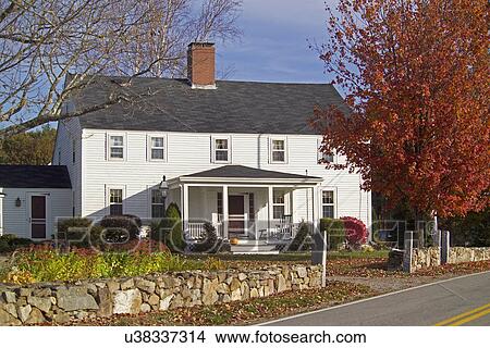 Picture - Exterior of a single family home. Fotosearch