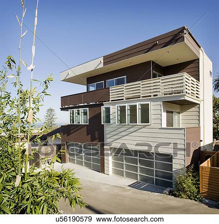 Front exterior a modern home, San Diego, California, United States of America View Large Photo Image Stock Photo - Front exterior a modern home, San Diego, California, United States of America. Fotosearch