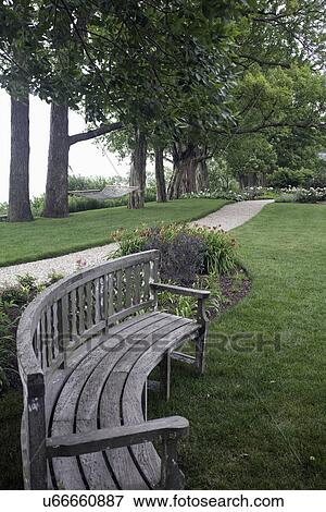 Garden Antique Wooden Curving Bench Curving Flower Bed Gravel