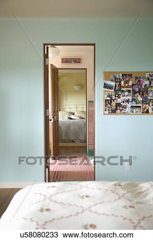 Stock Image - Jack and Jill bathroom between kids bedrooms; Carpinteria; California; USA. Fotosearch