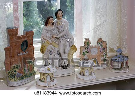 https://fscomps.fotosearch.com/compc/ULY/ULY231/verzameling-display-staffordshire-stock-foto__u81183944.jpg