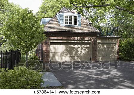 Äußere,:, garage:, nichts, befestigt, mauerstein, drei, auto, zwei