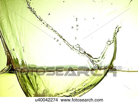 Picture - close-up, disturbance, drops. Fotosearch