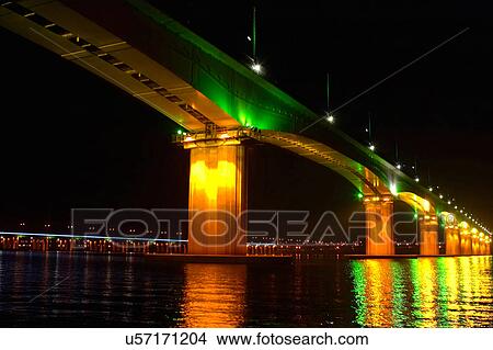 Picture - Outdoors, Urban Scene, Building Structure, Building Exterior, Skyscraper, Light, Illuminated. Fotosearch