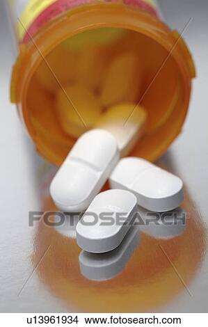 Antibiotic pills that contain 875 mg of amoxicillin and 125 mg of clavulanate potassium View Large Photo Image Picture - Antibiotic pills that contain 875 mg of amoxicillin and 125 mg of clavulanate potassium. Fotosearch