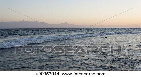 Picture - Waves splashing in the sea, Bay Islands, Honduras. Fotosearch