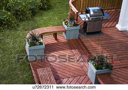 Neu, gebaut, holz, deck, mit, frisch, mantel, von, stain. Stock Bild