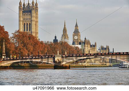 Stock Photograph - View of Lambeth Bridge, Houses of Parliament and the Thames, London, UK. Fotosearch