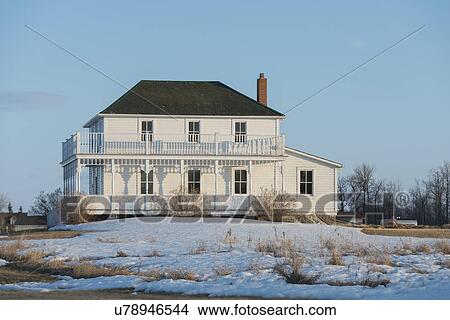 Picture - Facade of a house, Riverton, Hecla Grindstone Provincial Park, Manitoba, Canada. Fotosearch