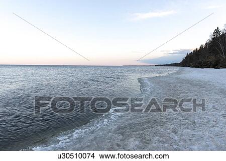 Picture - Lake Winnipeg Shoreline, Riverton, Hecla Grindstone Provincial Park, Manitoba, Canada. Fotosearch