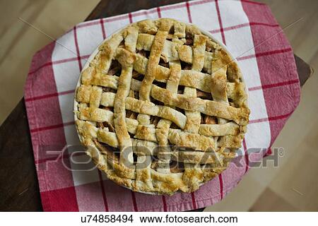 Picture - USA, Illinois, Washington, Freshly backed apple pie. Fotosearch