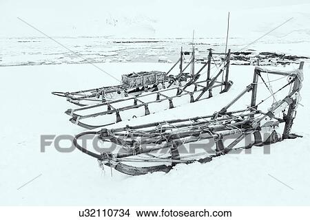 Picture - Antarctica in spring, South Shetland Islands. Fotosearch