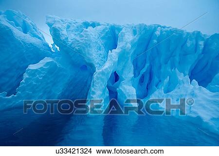 Picture - Antarctica in spring, South Shetland Islands. Fotosearch