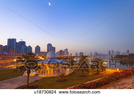 Picture - Mosque and Blue Souq, Sharjah, United Arab Emirates. Fotosearch