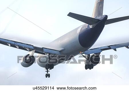 Picture - Airbus A300F4 on final approach to Los Angeles International Airport. Fotosearch