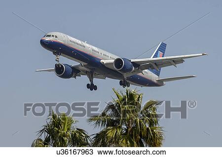 Boeing 757-200 of United Airlines on final approach to Los Angeles International Airport View Large Photo Image Stock Image - Boeing 757-200 of United Airlines on final approach to Los Angeles International Airport. Fotosearch