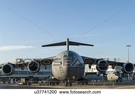 Stock Image - Boeing C-17 Globemaster III of the USAF at Paris Air Show . Fotosearch