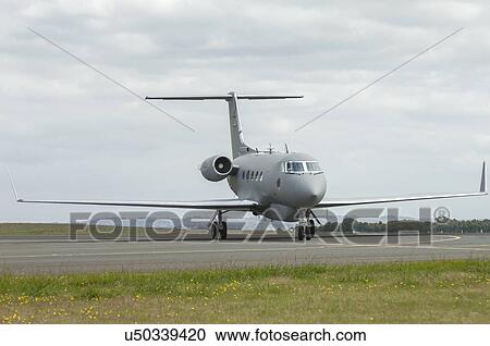 Gulfstream Aerospace G1159A Gulfstream III View Large Photo Image Stock Image - Gulfstream Aerospace G1159A Gulfstream III. Fotosearch