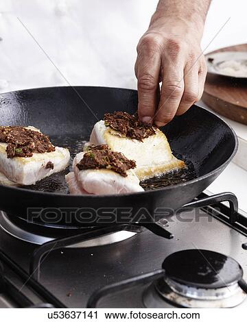 Stock Image - How to Make Curry Step 13. Fotosearch
