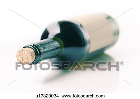 Picture - Bottle of wine. Fotosearch