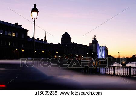 Stock Photography - Silhouette of urban buildings at sunset. Fotosearch