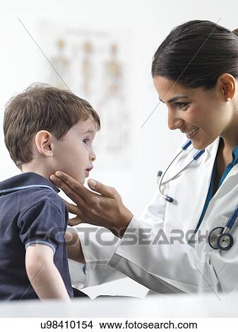 Picture - Paediatric examination. Fotosearch