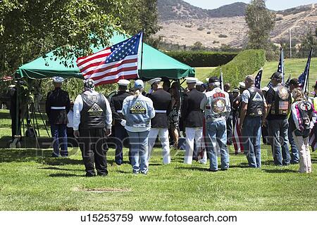 "Memorial Service for fallen US Soldier, PFC Zach Suarez, ""Honor Mission"" on Highway 23, drive to Memorial Service, Westlake Village, California, USA" View Large Photo Image Stock Photo - "Memorial Service for fallen US Soldier, PFC Zach Suarez, ""Honor Mission"" on Highway 23, drive to Memorial Service, Westlake Village, California, USA". Fotosearch
