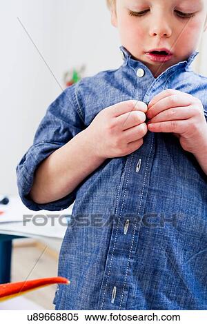 buttoning shirt