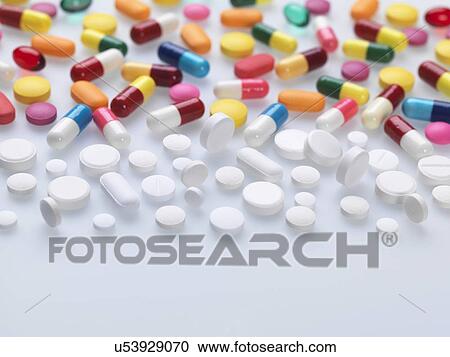 Clipart - Pills. Fotosearch