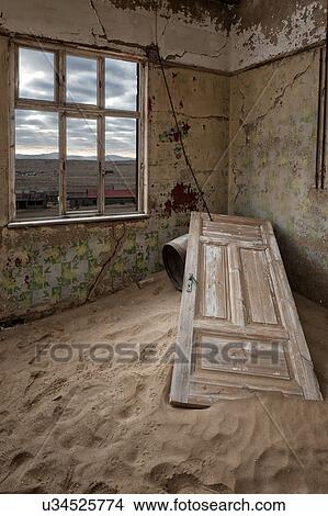 Picture - Kolmanskop interior. Fotosearch
