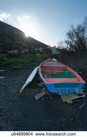 Picture - Sicily in springtime: Easter Culture, beaches, snow covered mountains, central landscapes, architecture shaped by the centuries, Italy. Fotosearch