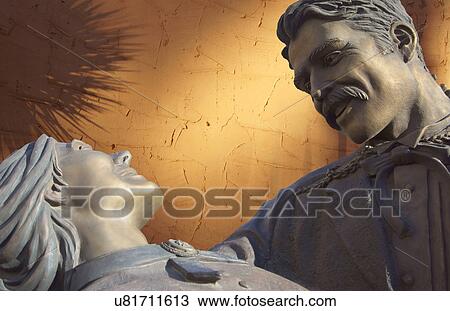 Stock Image -  love dance statue lover scottsdale az arizona. Fotosearch