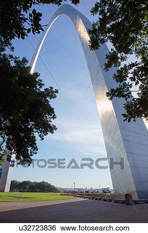 route 66 gateway arch st louis missouri mo west View Large Photo Image Stock Photograph - route 66 gateway arch st louis missouri mo west. Fotosearch